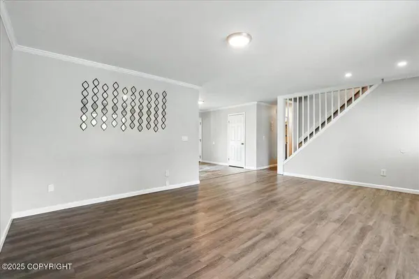 8611 Flamingo DR, Anchorage, AK 99502