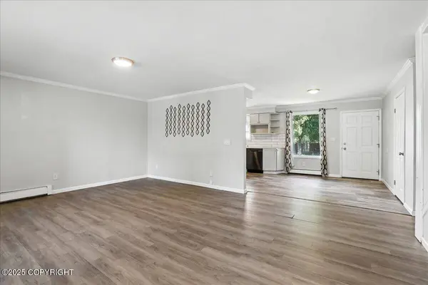 8611 Flamingo DR, Anchorage, AK 99502