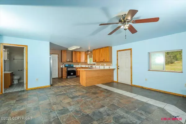 8305 S Ivanhoe ST, Palmer, AK 99645