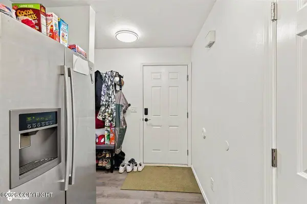 961 E Dellwood ST, Wasilla, AK 99654