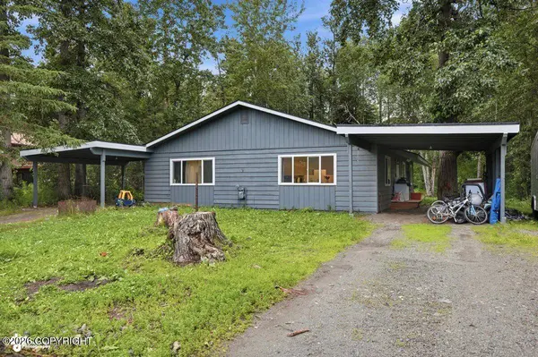 961 E Dellwood ST, Wasilla, AK 99654