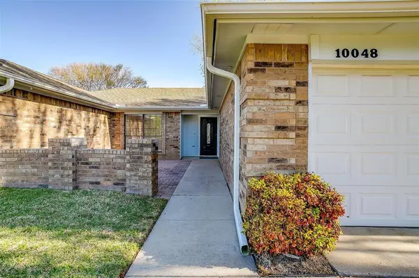 10048 Regent Row Street, Benbrook, TX 76126