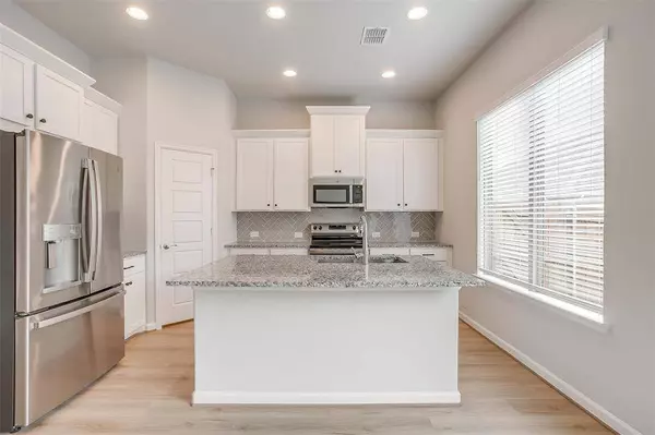 10434 Peonia Street, Fort Worth, TX 76126