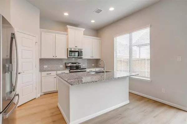 10434 Peonia Street, Fort Worth, TX 76126