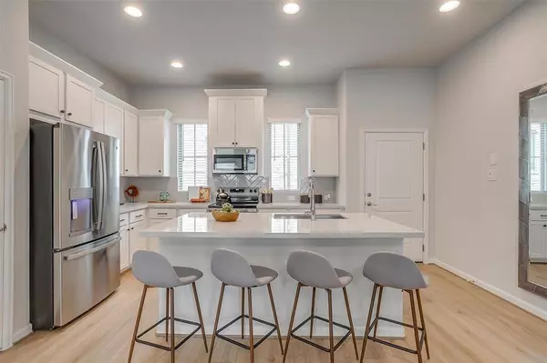 6142 Lavanda Avenue, Fort Worth, TX 76126