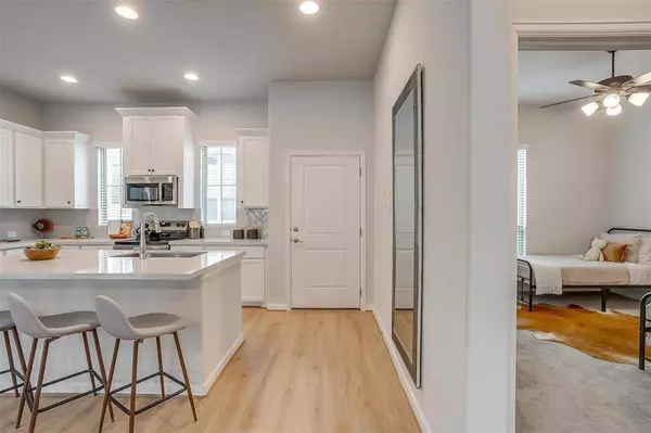 6142 Lavanda Avenue, Fort Worth, TX 76126