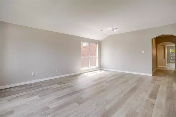 909 Western Pass, Fort Worth, TX 76179