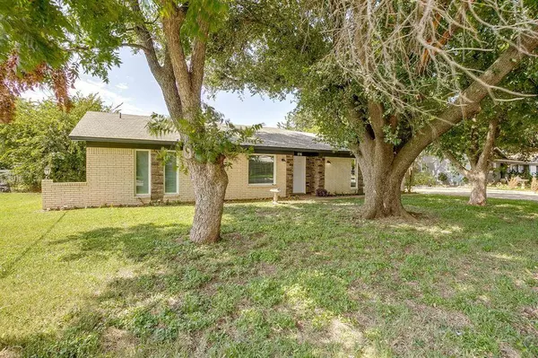 616 Timothy Drive, Fort Worth, TX 76028