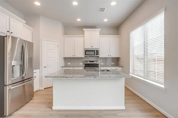 10512 Palmera Road, Fort Worth, TX 76126