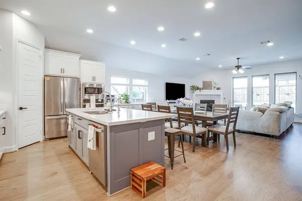 5736 Lake Jackson Drive, Fort Worth, TX 76126