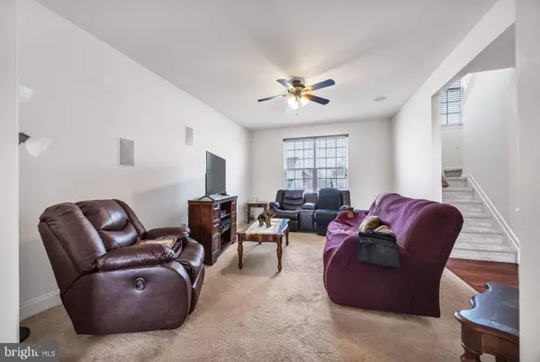 4 KENSINGTON LN, Berlin, NJ 08009