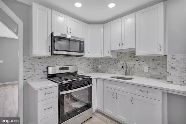 407 POWELL ST, Gloucester City, NJ 08030