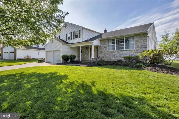 104 GAINSBORO RD, Cherry Hill, NJ 08003