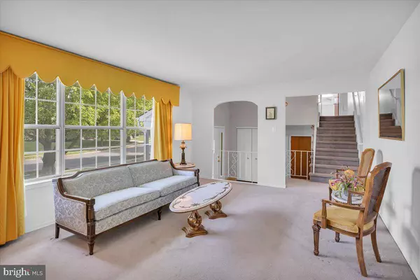 104 GAINSBORO RD, Cherry Hill, NJ 08003