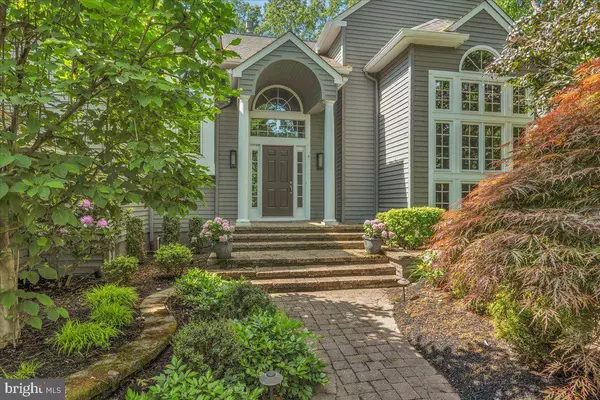 4 NOLEN CIR, Voorhees, NJ 08043