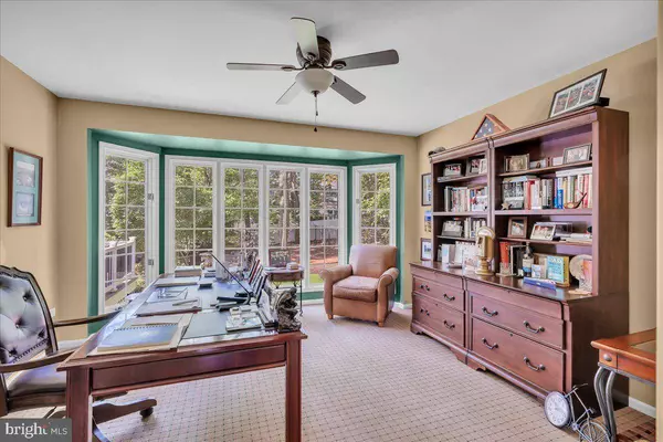 4 NOLEN CIR, Voorhees, NJ 08043