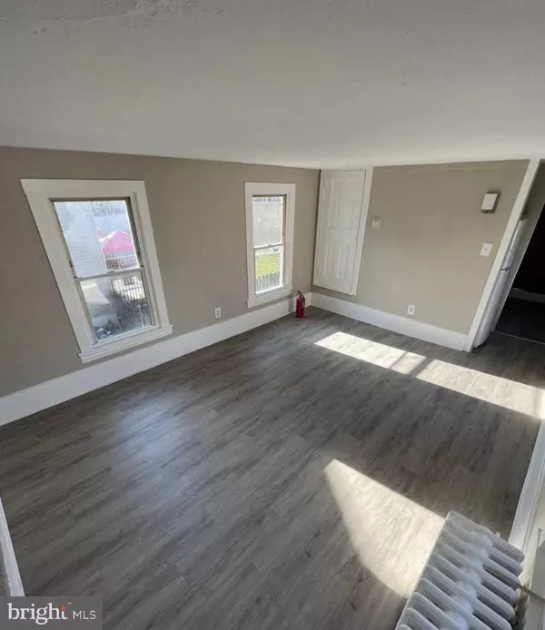 29 HOPKINS ST, Woodbury, NJ 08096