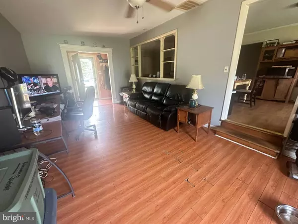 311 HOLLY AVE, Woodbury Heights, NJ 08097