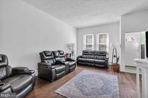 349 BARCLAY ST, Burlington, NJ 08016