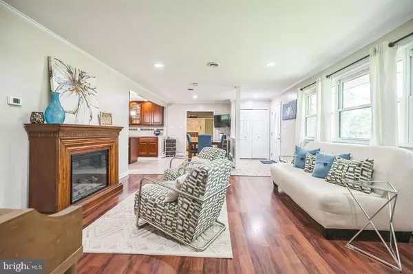 36 RANOLDO TER, Cherry Hill, NJ 08034