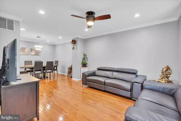 4002 GRENWICH LA, Mount Laurel, NJ 08054