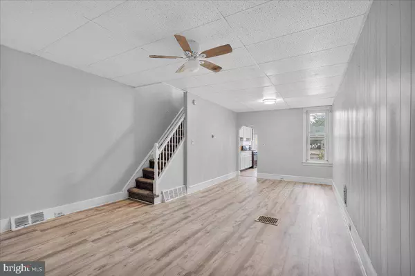 521 BERGEN ST, Gloucester City, NJ 08030