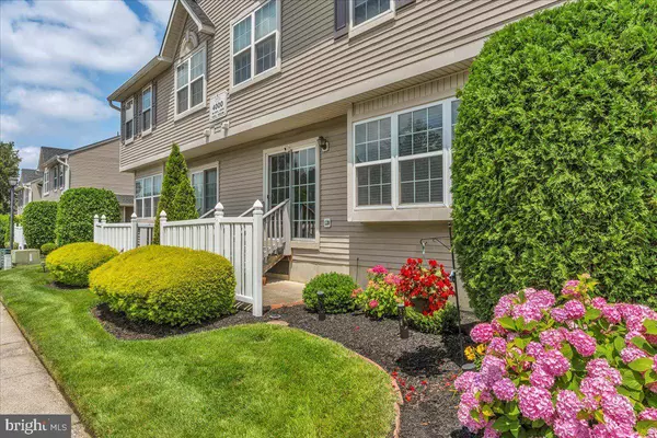 4002 GRENWICH LA, Mount Laurel, NJ 08054