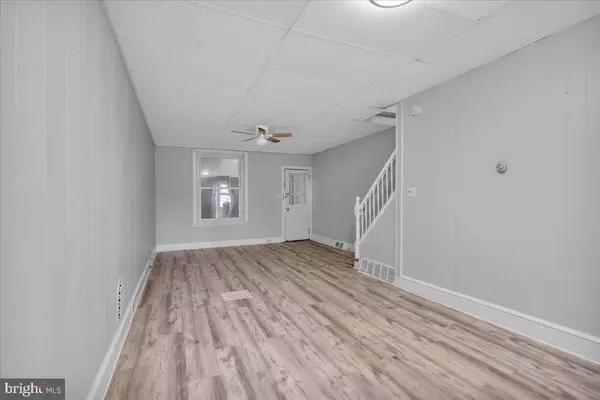 521 BERGEN ST, Gloucester City, NJ 08030