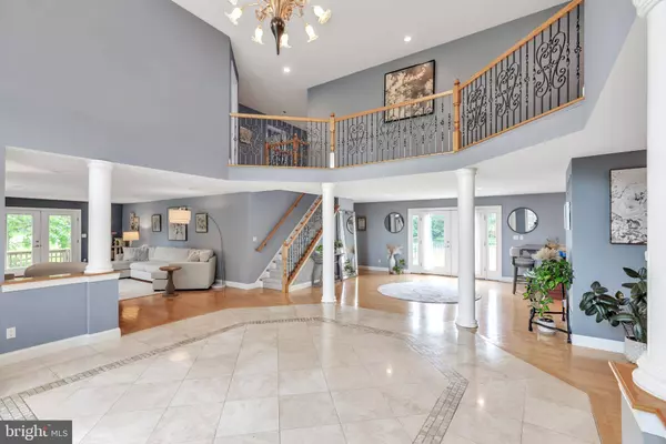 651 WALTON AVE, Mount Laurel, NJ 08054