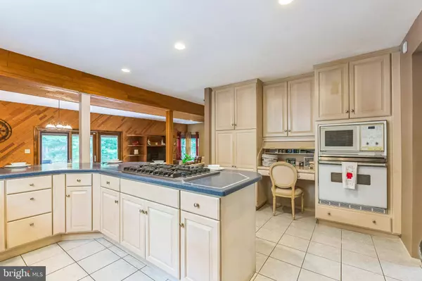 147 WILLIAM FEATHER DR, Voorhees, NJ 08043