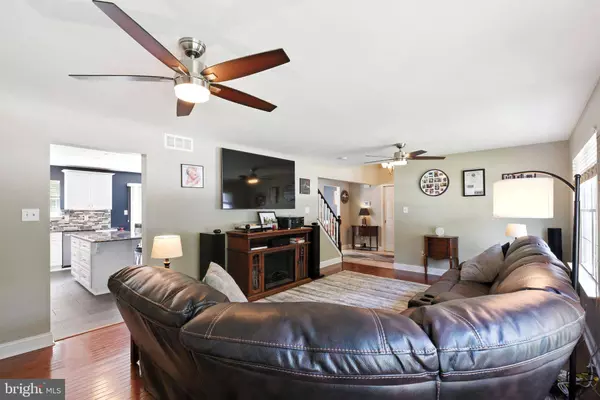 18 ARENA ST, Mantua, NJ 08051