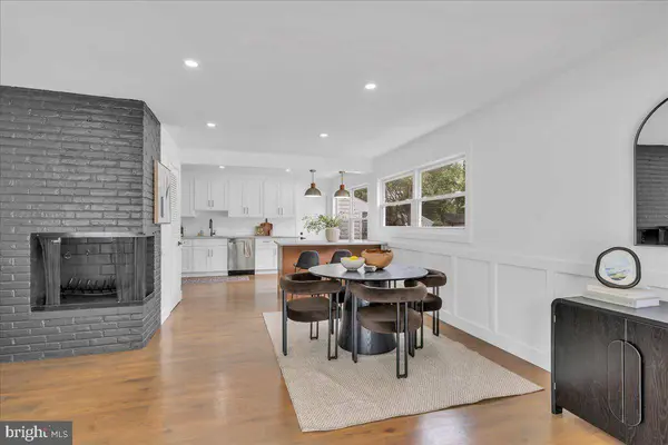 127 RANDLE DR, Cherry Hill, NJ 08034