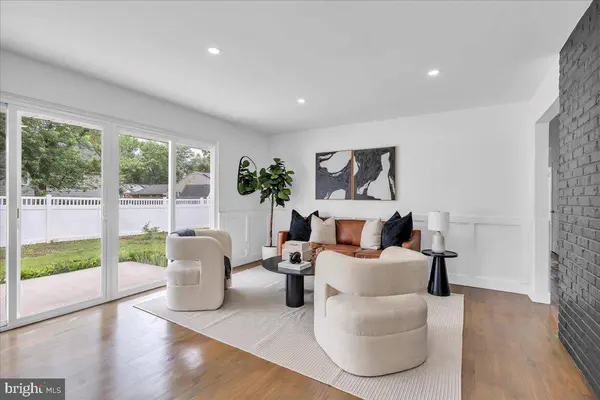 127 RANDLE DR, Cherry Hill, NJ 08034