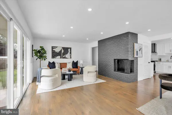 127 RANDLE DR, Cherry Hill, NJ 08034