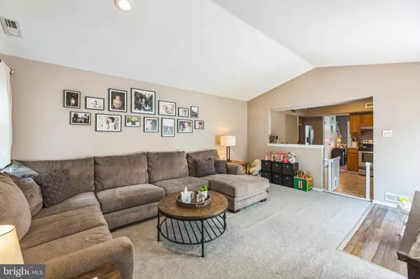 54 WOODVALE DR, Atco, NJ 08004