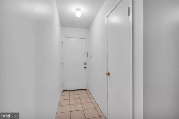 607 WOODHOLLOW DR, Marlton, NJ 08053