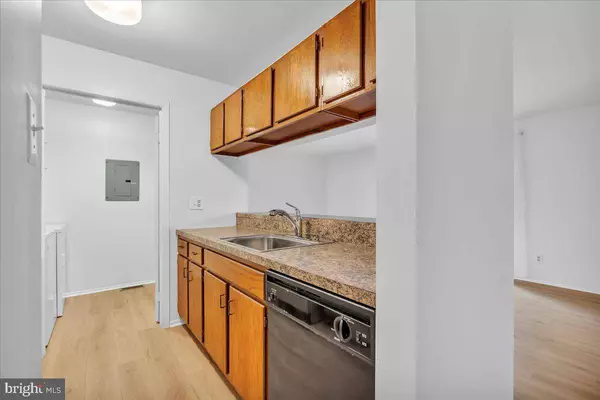 607 WOODHOLLOW DR, Marlton, NJ 08053