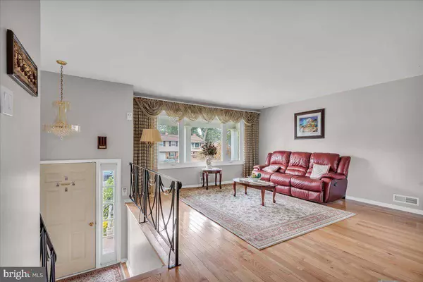 128 DUMAS RD, Cherry Hill, NJ 08003