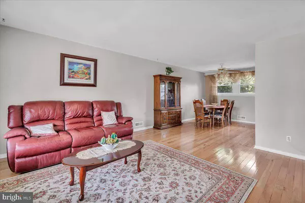 128 DUMAS RD, Cherry Hill, NJ 08003