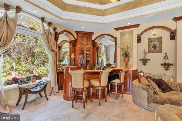 4 WALDEN CT, Cherry Hill, NJ 08003