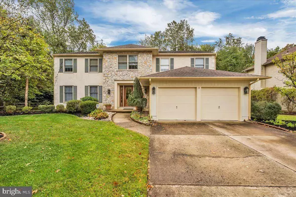 9 MICHAELSON DR, Mount Laurel, NJ 08054