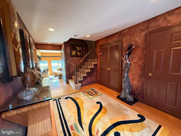 1802 CHAMPLAIN DR, Voorhees, NJ 08043