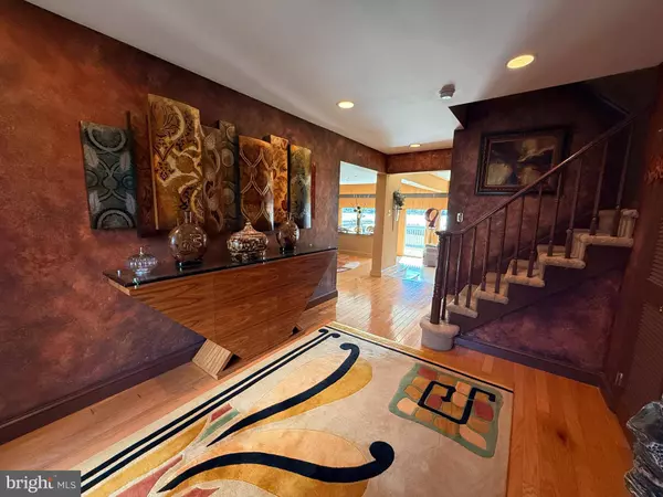 1802 CHAMPLAIN DR, Voorhees, NJ 08043