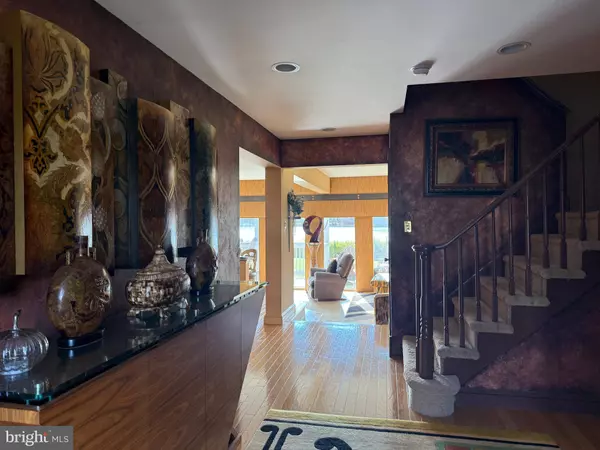 1802 CHAMPLAIN DR, Voorhees, NJ 08043