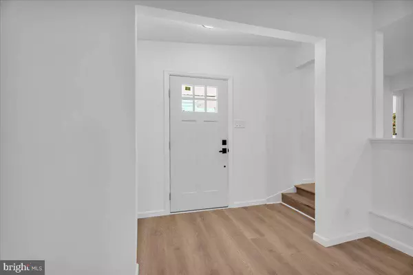 311 HOLLY AVE, Woodbury Heights, NJ 08097