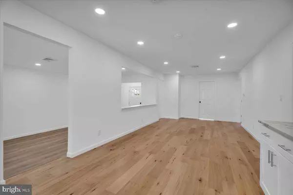 311 HOLLY AVE, Woodbury Heights, NJ 08097