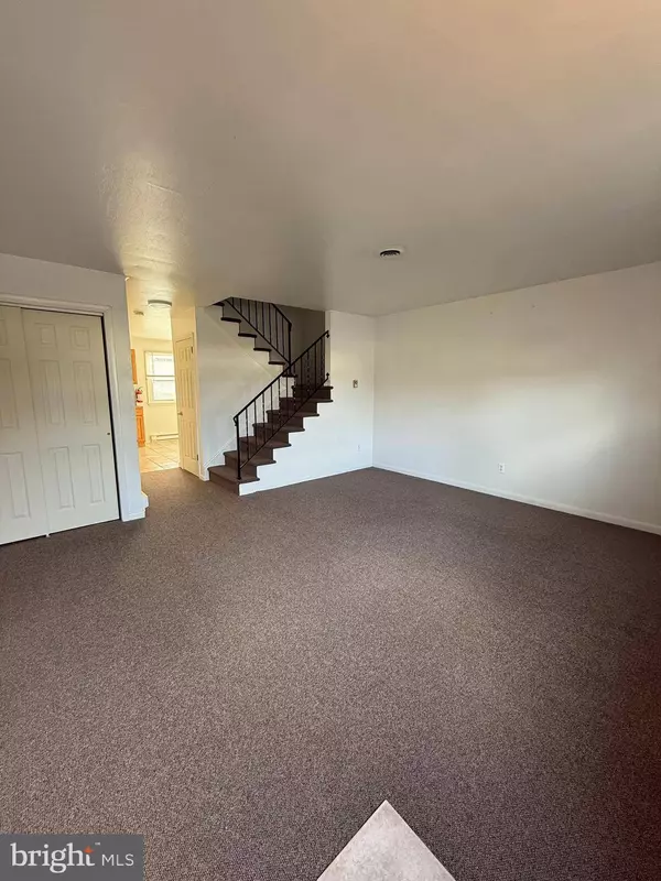 1123 ALMOND RD #2, Pittsgrove, NJ 08318