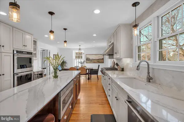 126 ASHFORD RD, Cherry Hill, NJ 08003