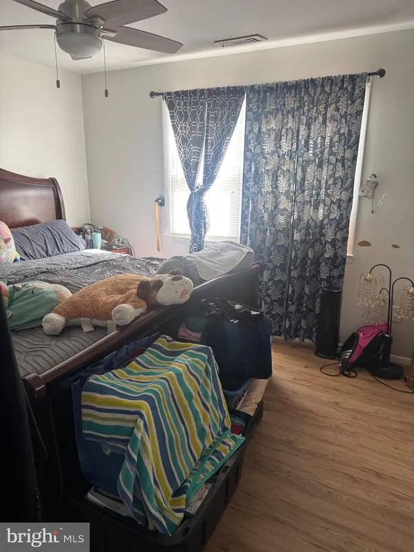 3 FERN CIR, West Berlin, NJ 08091