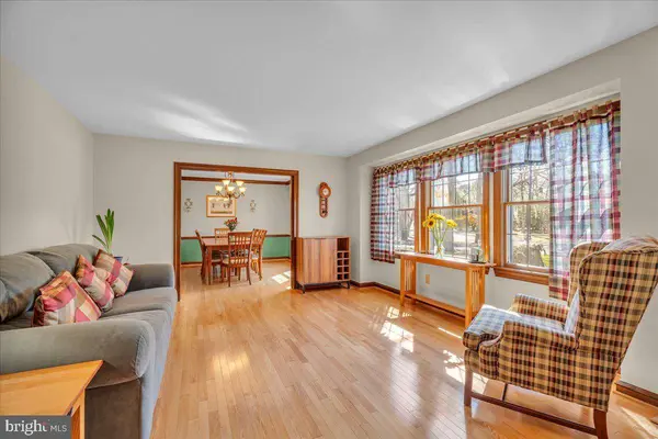 6 EDELWEISS LN, Voorhees, NJ 08043